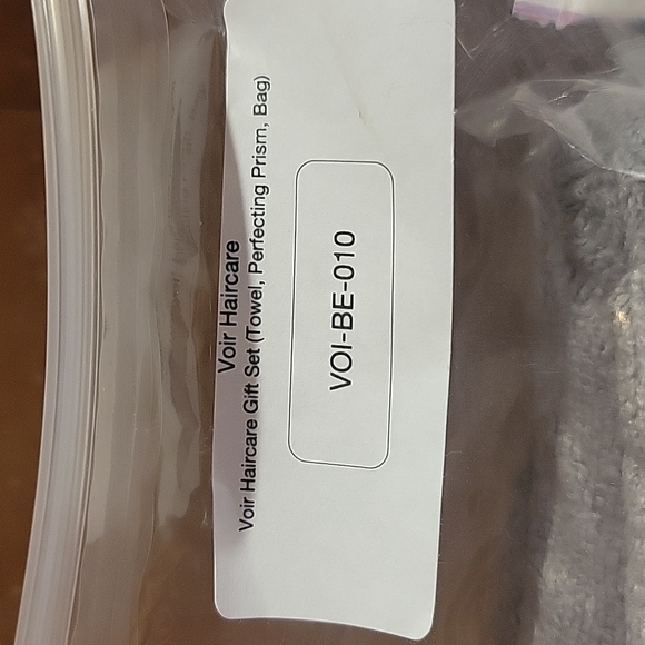 Vor Colour Protecting Pre Shampoo Treatment bonus Hair Towel - Picture 5 of 6